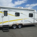 2005Fleetwood Pegasusu 240FQS Ex2